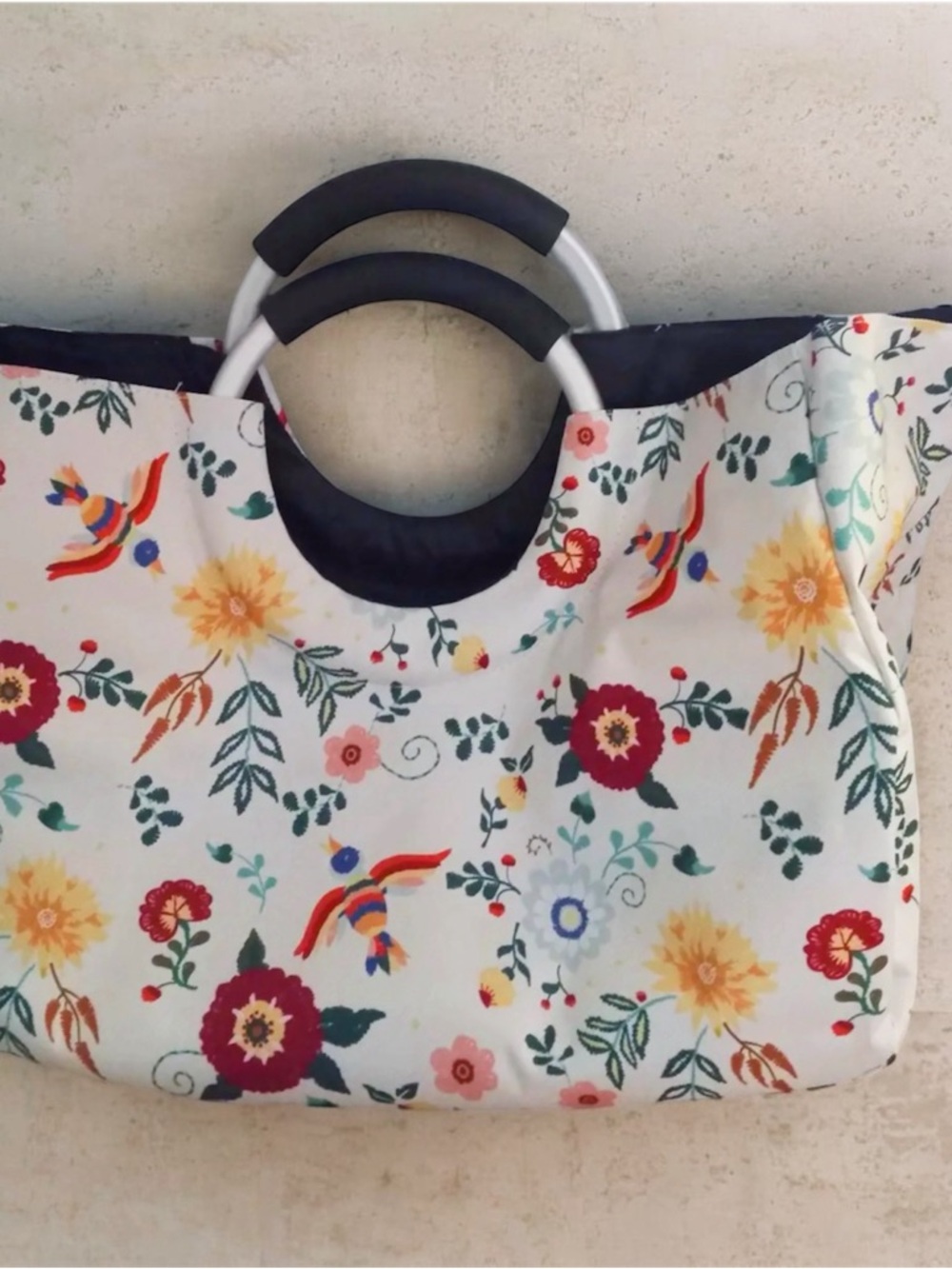 Live in Style City White Floral Tote - Picture 2 of 2